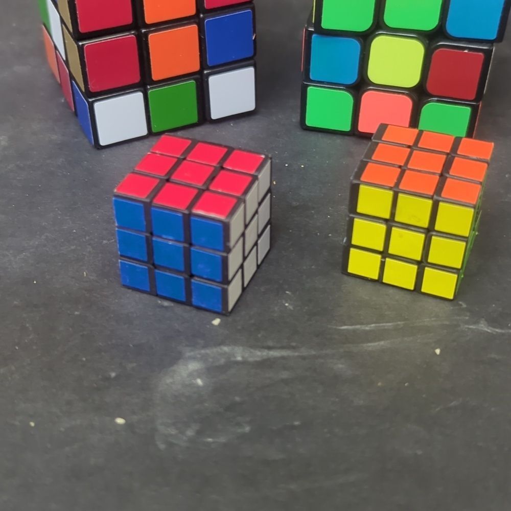 set of vintage Rubik's-style puzzles and Don Taylor book - Picture 7 of 12